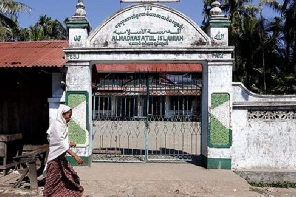 ميانمار تدمر المساجد في ميانمار