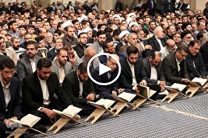 بالفيديو...تلاوات القراء في محفل الأنس بالقرآن بحضور قائد الثورة