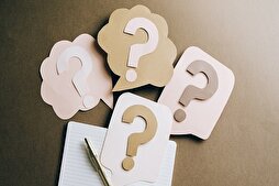 مَنْ سَأَلَ في صِغَرِه أَجابَ في كِبَرِه