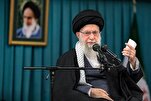 US-Stützpunkte in Syrien werden von syrischer Jugend mit Füßen zertrampelt