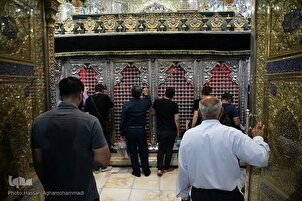 Ceremonia de luto de Muharram en el mausoleo de Teherán