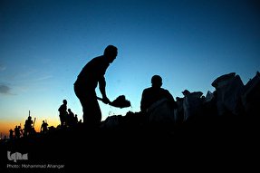 تلاش برای مقابله با سیلاب در اهواز