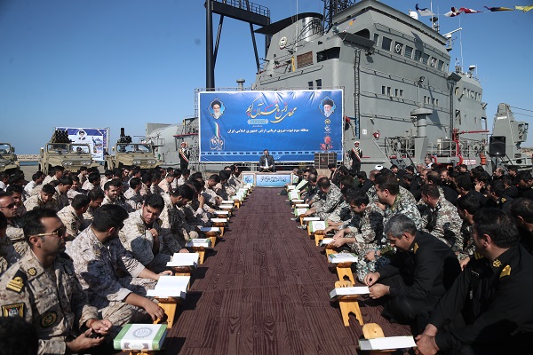 برپایی محفل انس با قرآنی بر روی ناو بندرعباس