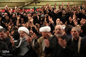 مراسم عزاداری شب عاشورای حسینی در حسینیه امام‌خمینی(ره)