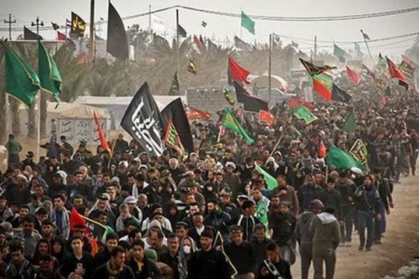 نمایشگاه عکس اربعین در متروی امام خمینی(ره)