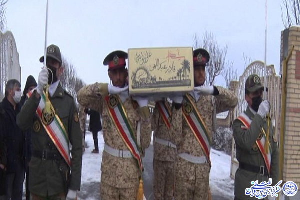 دو شهید والامقام وارد فرودگاه اردبیل شدند