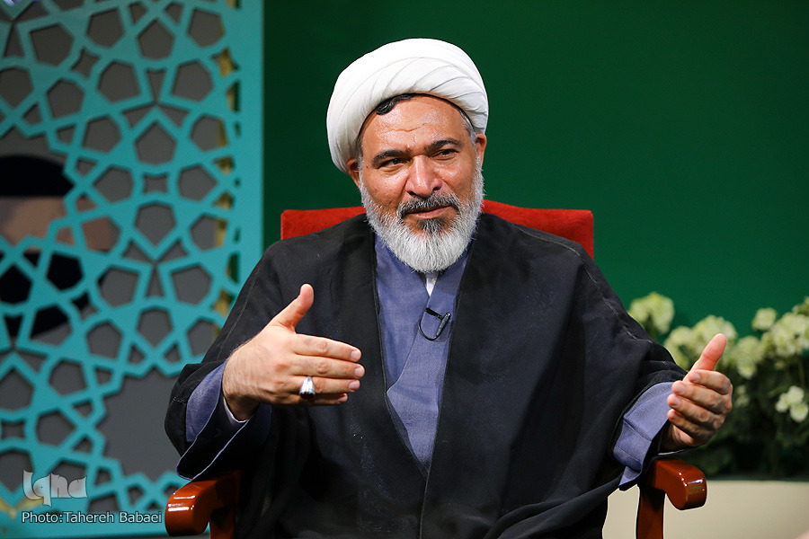 تفسیر تنزیلی مشروع‌ترین و مقبول‌ترین سبک تفسیری قرآن است