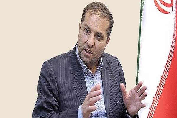 رضازاده// اتخاذ تصمیمات مقطعی مسئولان خیانت بزرگی به مردم است