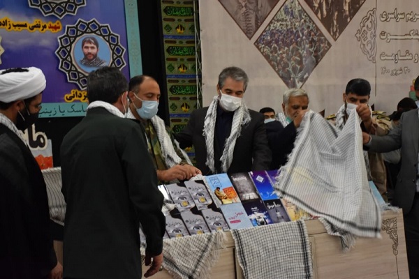 رضازاده// 40 عنوان کتاب مکتوب و صوتی دفاع مقدس در اردبیل رونمایی شد