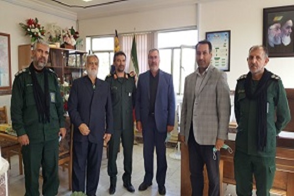 رضازاده// پیشکسوتان دفاع مقدس معلمان رزمندگان جوان هستند