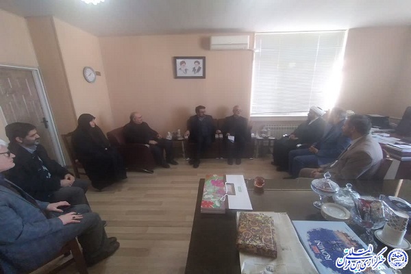 جلسه بررسی عملکرد برنامه‌های قرآنی در اردبیل