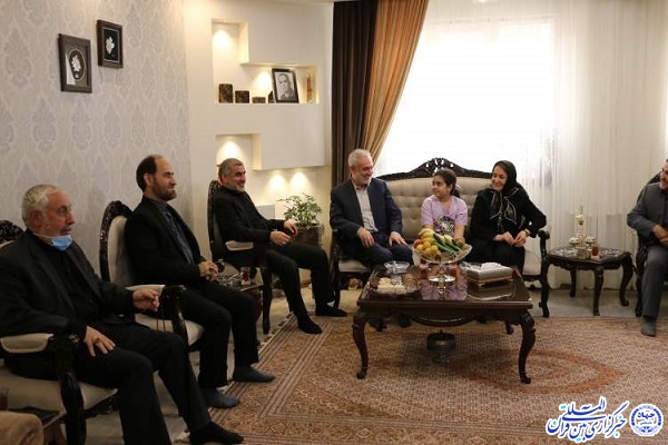 دیدار با خانواده شهدا دیدار با خانواده شهدا