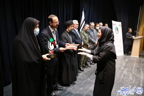 تجلیل از برگزیدگان نشان کنگره ملی ۳۴۰۰ شهید استان اردبیل