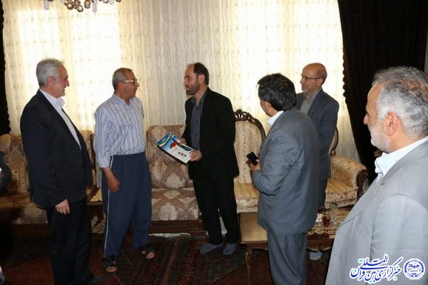 دیدار با خانواده شهدا دیدار با خانواده شهدا