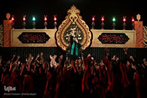 حسینیه ایران؛ شب سوم محرم در جوار شهدا