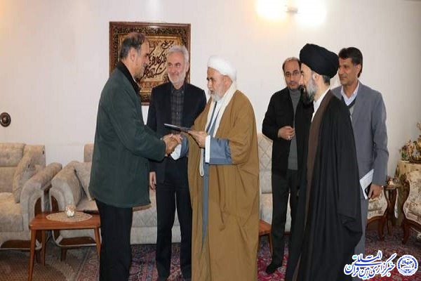 دیدار با خانواده شهدا توسط کارکنان بنیاد شهید اردبیل