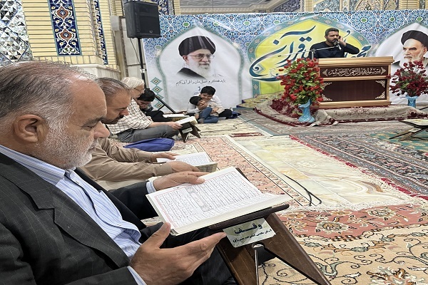 افتتاح جلسه قرآن حمید اکبرنژاد در امامزاده حسن(ع) کرج + عکس