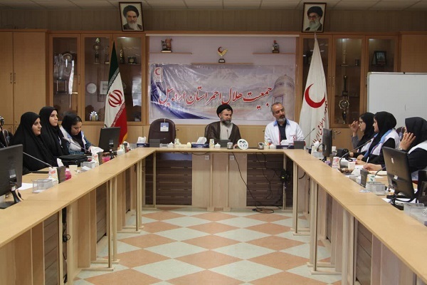 نشست صمیمی اعضای امور جوانان جمعیت هلال احمر استان اردبیل با مسئول دفتر نمایندگی ولی فقیه در جمعیت هلال احمر استان