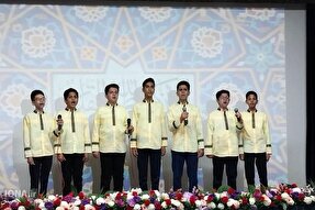 محفل انس با قرآن در دبیرستان جوادالائمه یزد برگزار شد + عکس