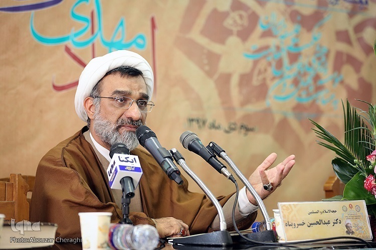 علوم انسانی اسلامی پایه‌ نظام جمهوری اسلامی است