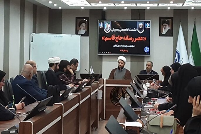 اصحاب رسانه باید همواره گفتمان انقلاب را تبیین کنند