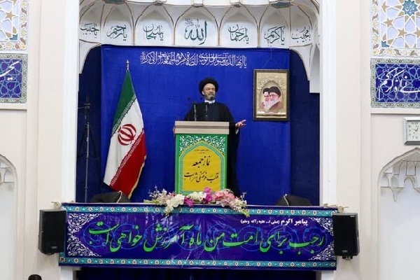  آیت الله سید حسن عاملی، نماینده ولی فقیه در استان و امام جمعه اردبیل