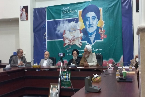 مرحوم فیض‌الاسلام صدای نهج‌البلاغه را به گوش مردم رساند