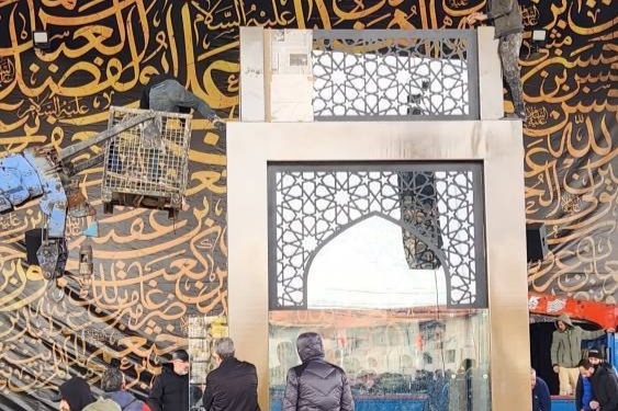 فیلم| تلاوت داوران محفل بر سر مزار پرچمدار مقاومت