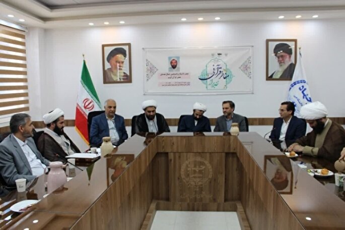 تقدیر از فعال قرآنی و مفسر کتاب وحی در اردبیل