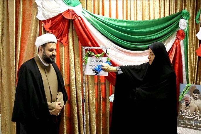 مقاومت، رمز عبور از فشار‌های دشمنان است