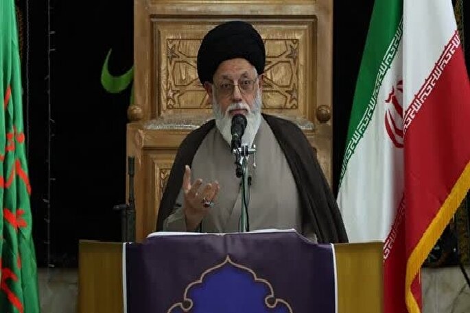 جوانان در رفع مشکلات جامعه مشارکت کنند