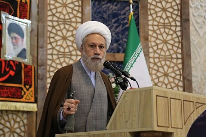 ملت ایران زیر فشار و تهدید از مسیر خود عقب‌نشینی نمی‌کند