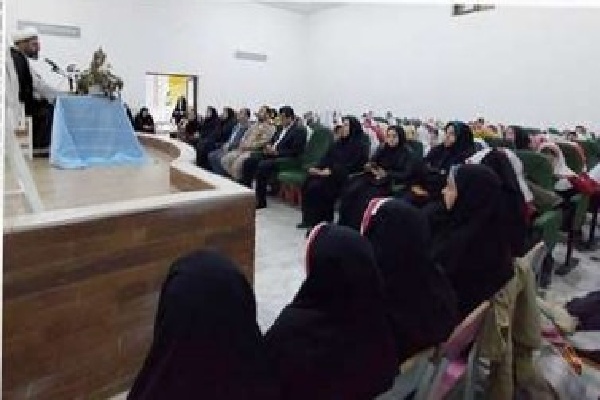 چادر، نماد وقار و هویت دینی دختر مسلمان است