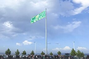 اهتزاز پرچم امام رضا(ع) در مزار شهدای گمنام خوی