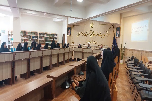 آیین تجلیل از مبلغان فعال مدرسه علمیه تخصصی الزهرا(س) اردبیل