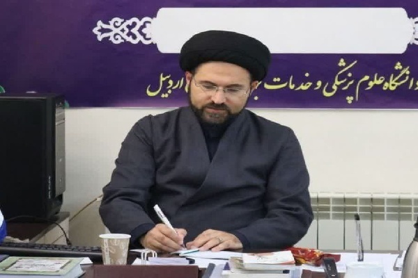 حجت‌الاسلام والمسلمین روح‌الله لطیفی، مسئول نهاد نمایندگی مقام معظم رهبری در دانشگاه علوم پزشکی اردبیل