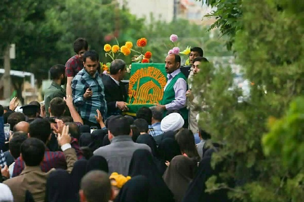 کاروان زیر سایه خورشید