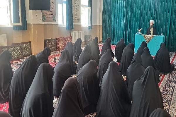 نشست اخلاق مدرسه علمیه ثامن‌الحجج (علیه‌السلام) پارس‌آباد