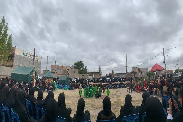 آئین سنتی شبیه‌خوانی عاشورای حسینی در مناطق مختلف اردبیل برگزار شد + عکس