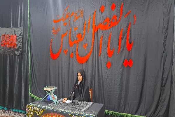 گلثوم احمدی، مدرس مدرسه علمیه ثامن‌الحجج (علیه‌السلام) پارس‌آباد