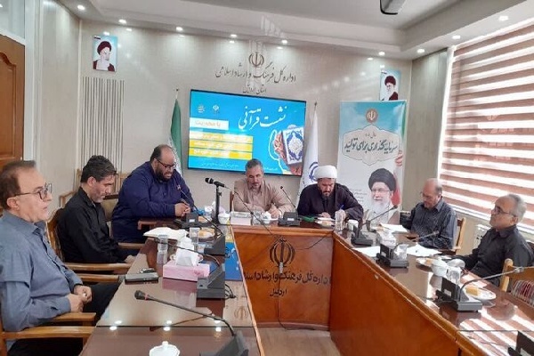 نشست مهدی طاهری معاون قرآن و عترت ارشاد اردبیل با اعضای ستاد کانون‌های مساجد استان