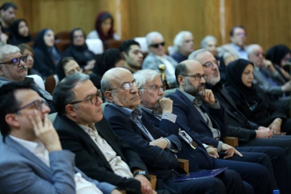 مراسم یادبود سیروس پرهام، بنیان‌گذار آرشیو ملی ایران برگزار شد