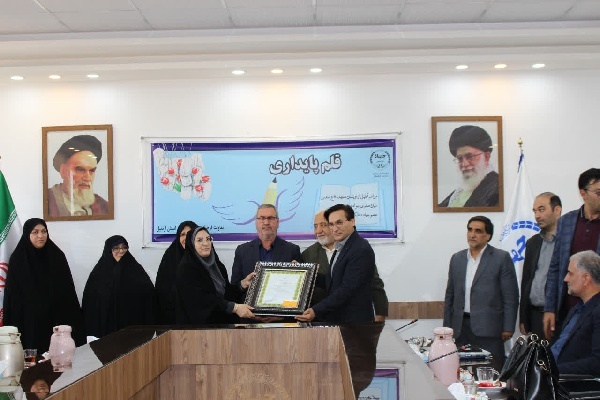 نویسنده و فعال حوزه ادبیات پایداری جهاددانشگاهی اردبیل تجلیل شد