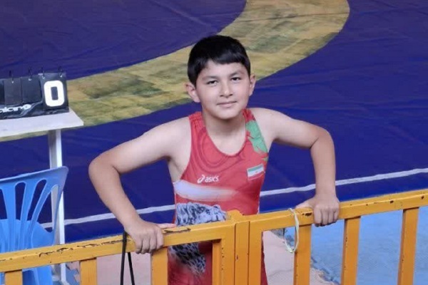 نوجوان عضو طرح قرآنی اسوه؛ قهرمان مسابقات کشتی آزاد شد