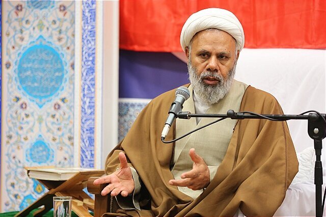 بردن آبروی دیگران انسان را از دایره ایمان خارج می‌کند