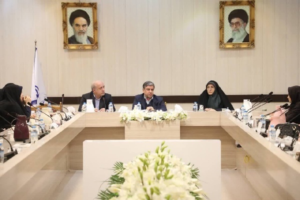 نقش اثرگذار زنان در حوزه‌های اداری و اجتماعی و تربیت نسل مسؤولیت‌پذیر