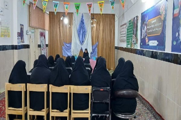 دشمنان از نفوذ سازنده زنان انقلابی در بطن جامعه می‌هراسند