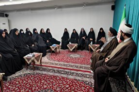 برهنگی شخصیت‌زدایی از زن است