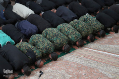 ⁨دل باختگان حسین(ع) در میعادگاه نماز ظهر عاشورا⁩