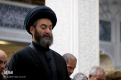 ⁨دل باختگان حسین(ع) در میعادگاه نماز ظهر عاشورا⁩